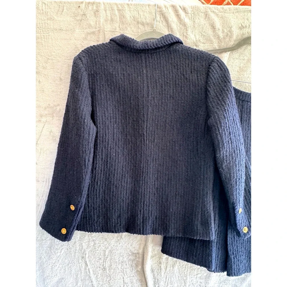 Chanel Vintage Navy Blue Wool Boucle Skirt Suit Lion Head Buttons FR 38 US